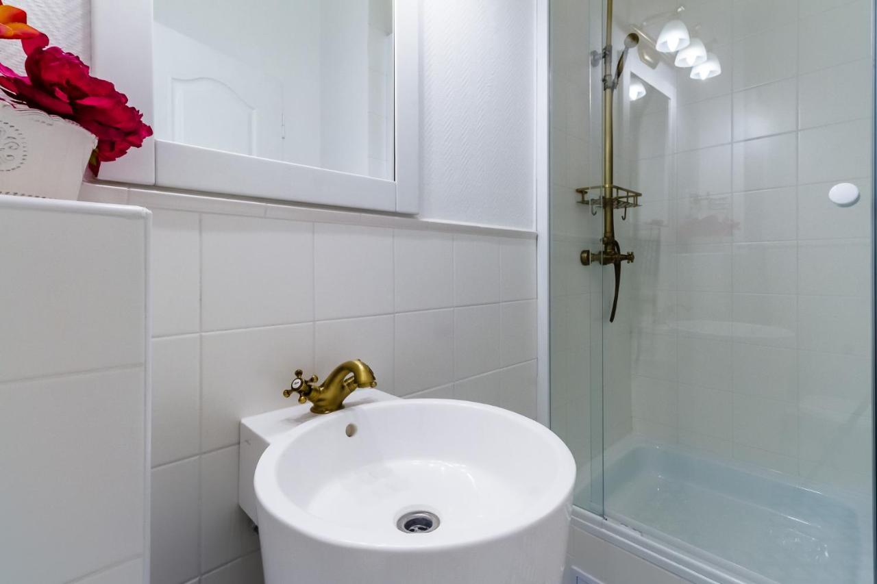 Penzion Kokorin Forest Villa Konradov Екстер'єр фото