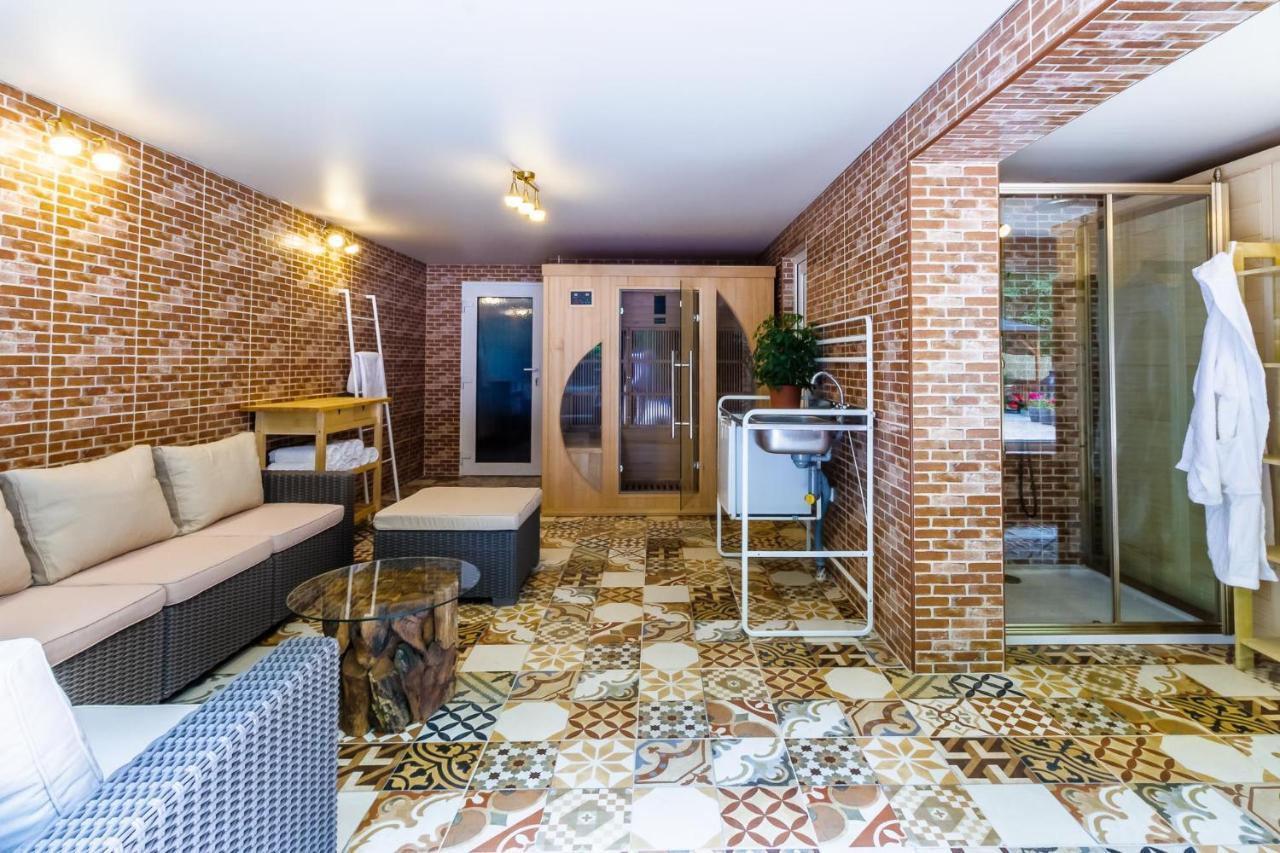 Penzion Kokorin Forest Villa Konradov Екстер'єр фото