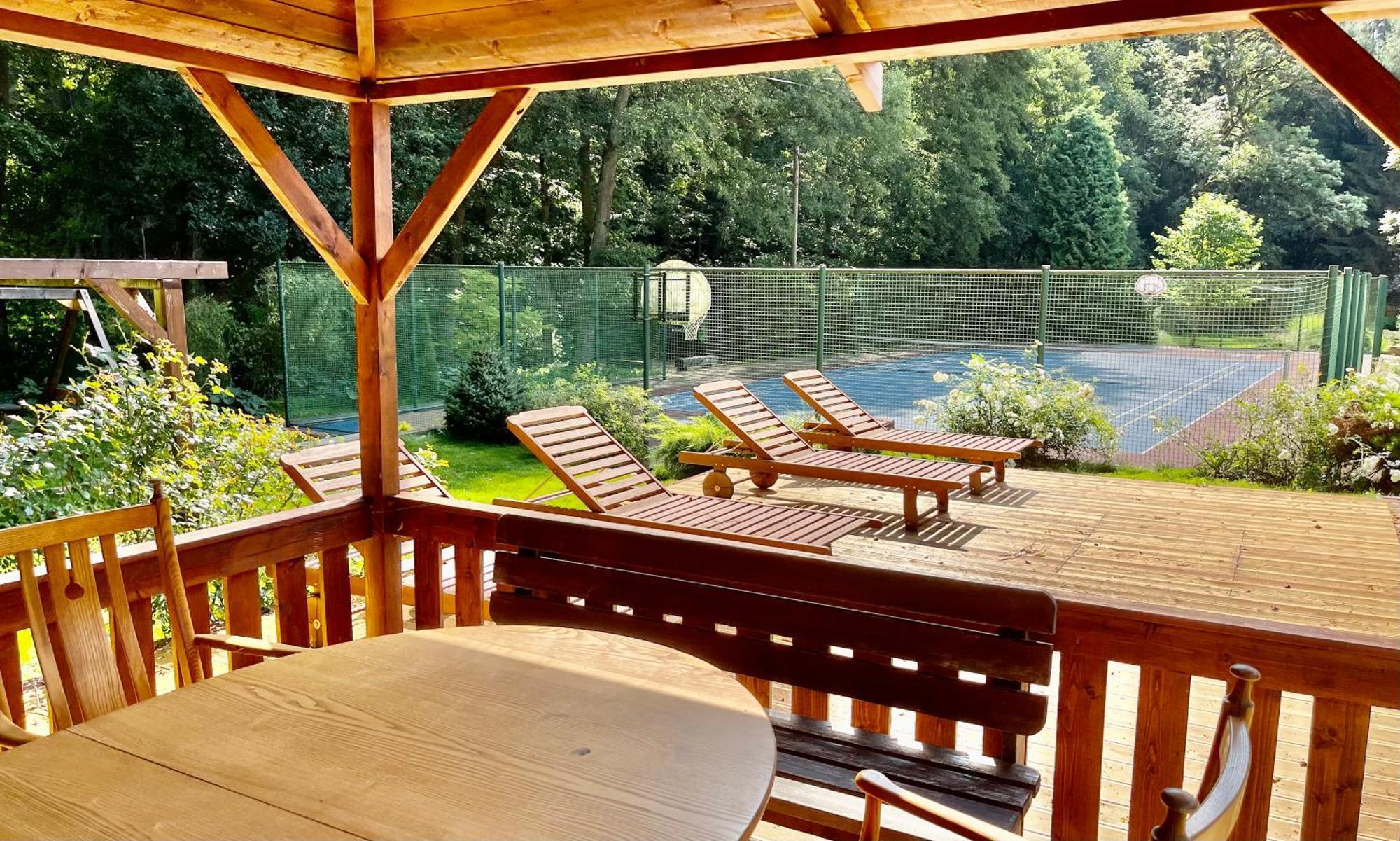 Penzion Kokorin Forest Villa Konradov Екстер'єр фото