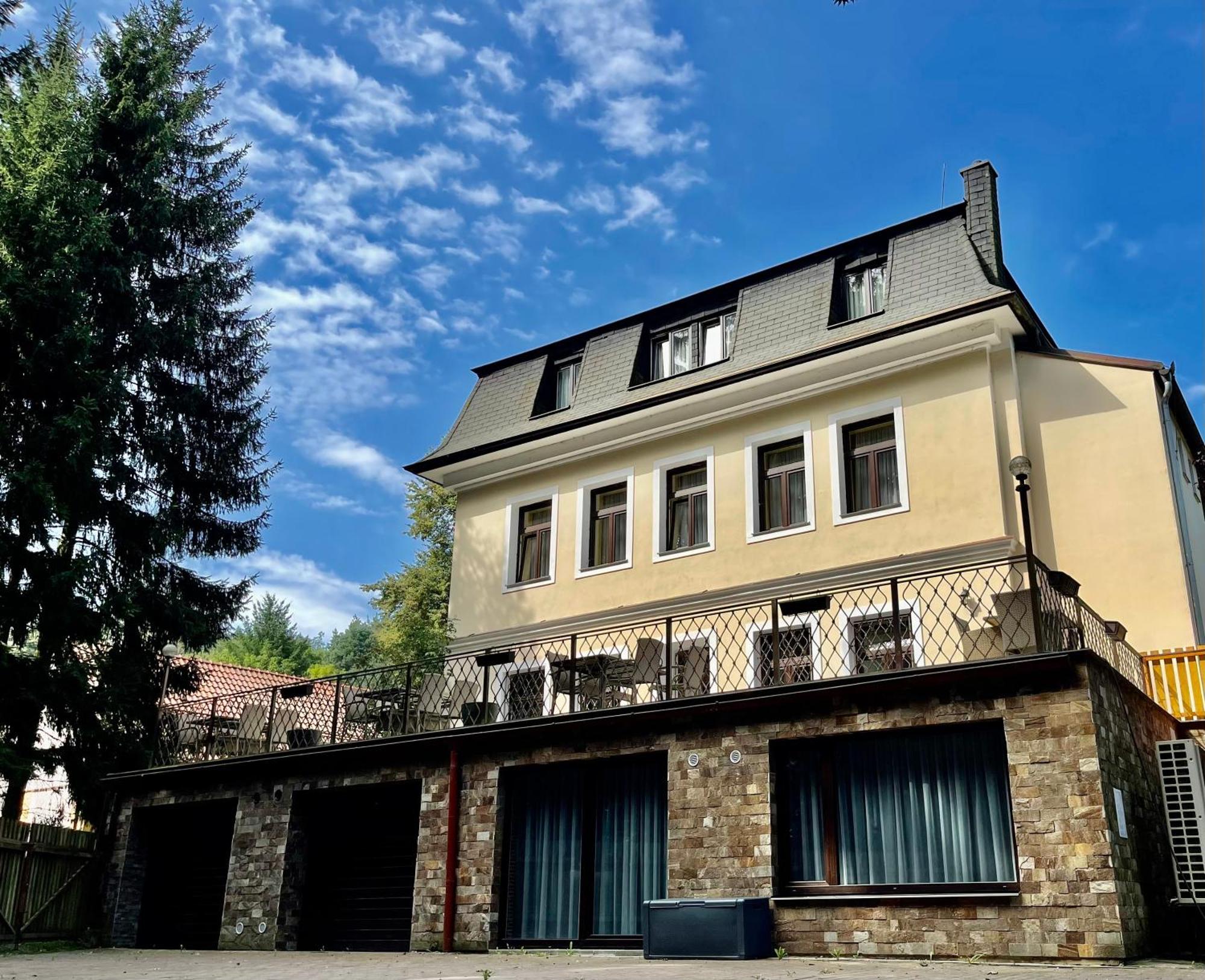 Penzion Kokorin Forest Villa Konradov Екстер'єр фото