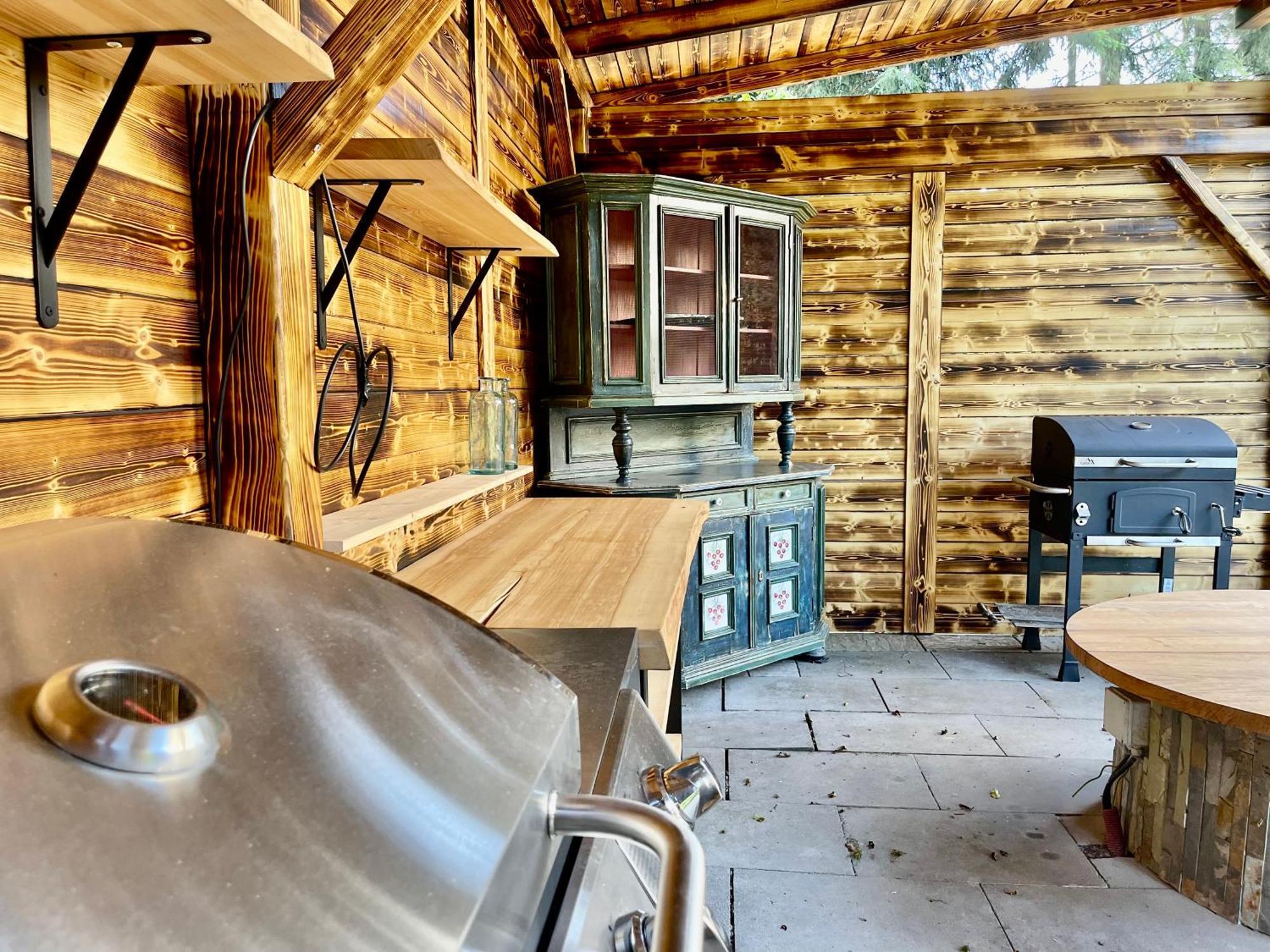Penzion Kokorin Forest Villa Konradov Екстер'єр фото