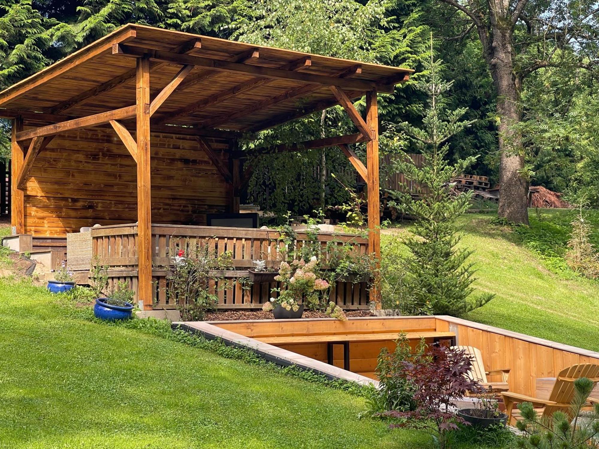 Penzion Kokorin Forest Villa Konradov Екстер'єр фото