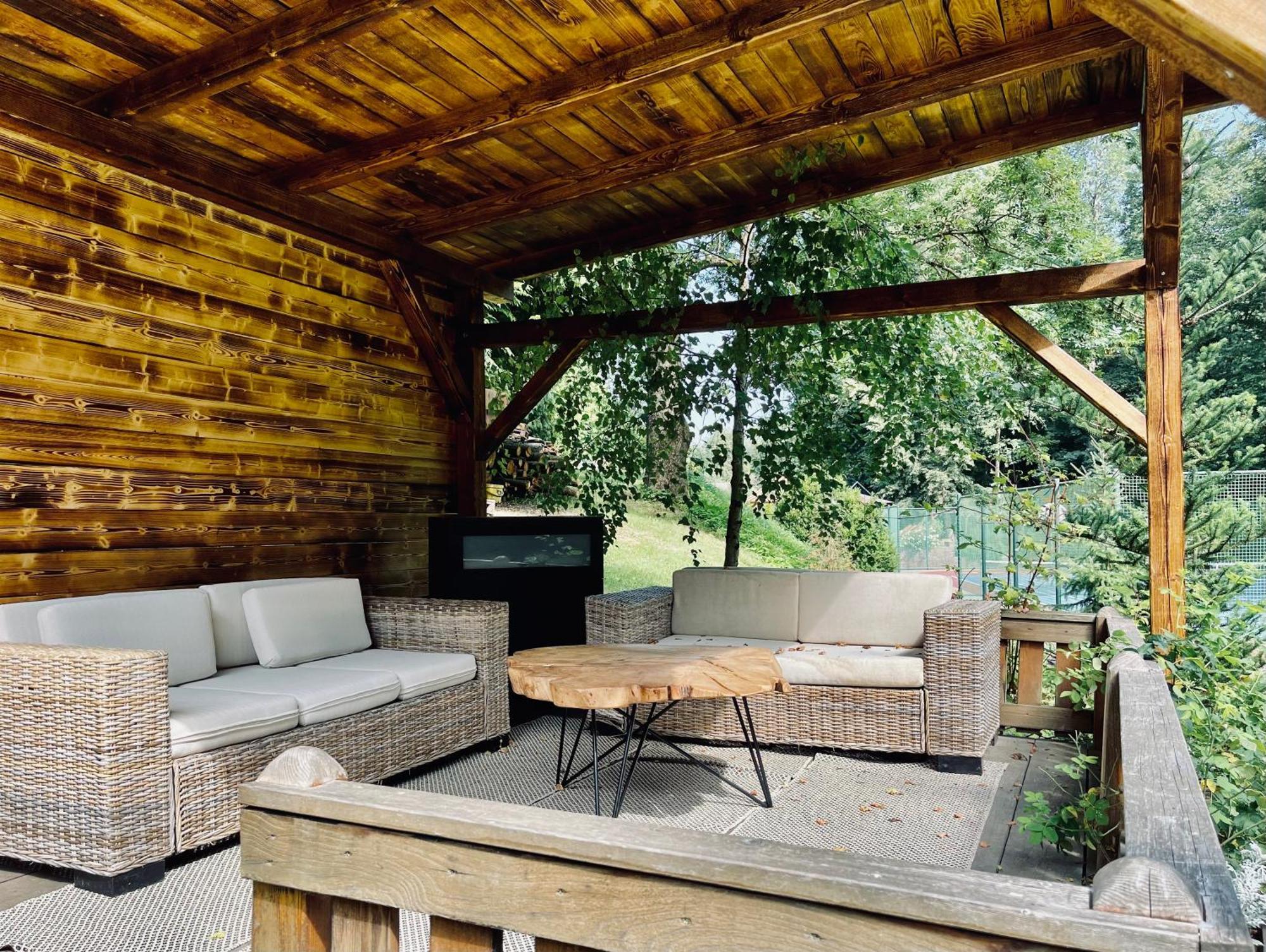 Penzion Kokorin Forest Villa Konradov Екстер'єр фото