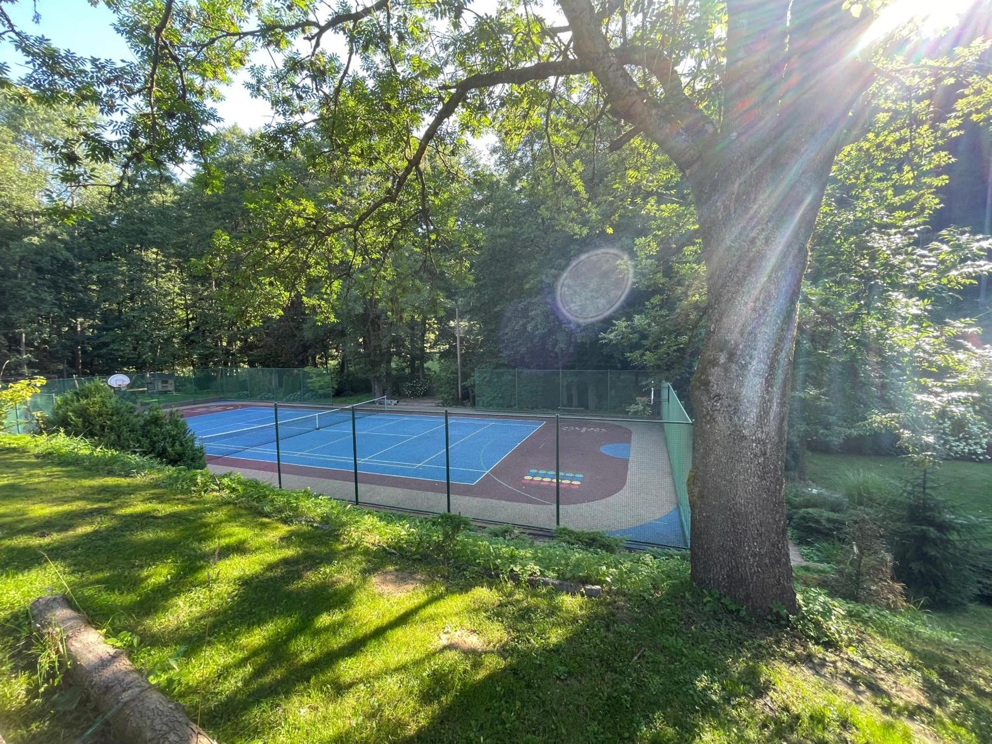 Penzion Kokorin Forest Villa Konradov Екстер'єр фото