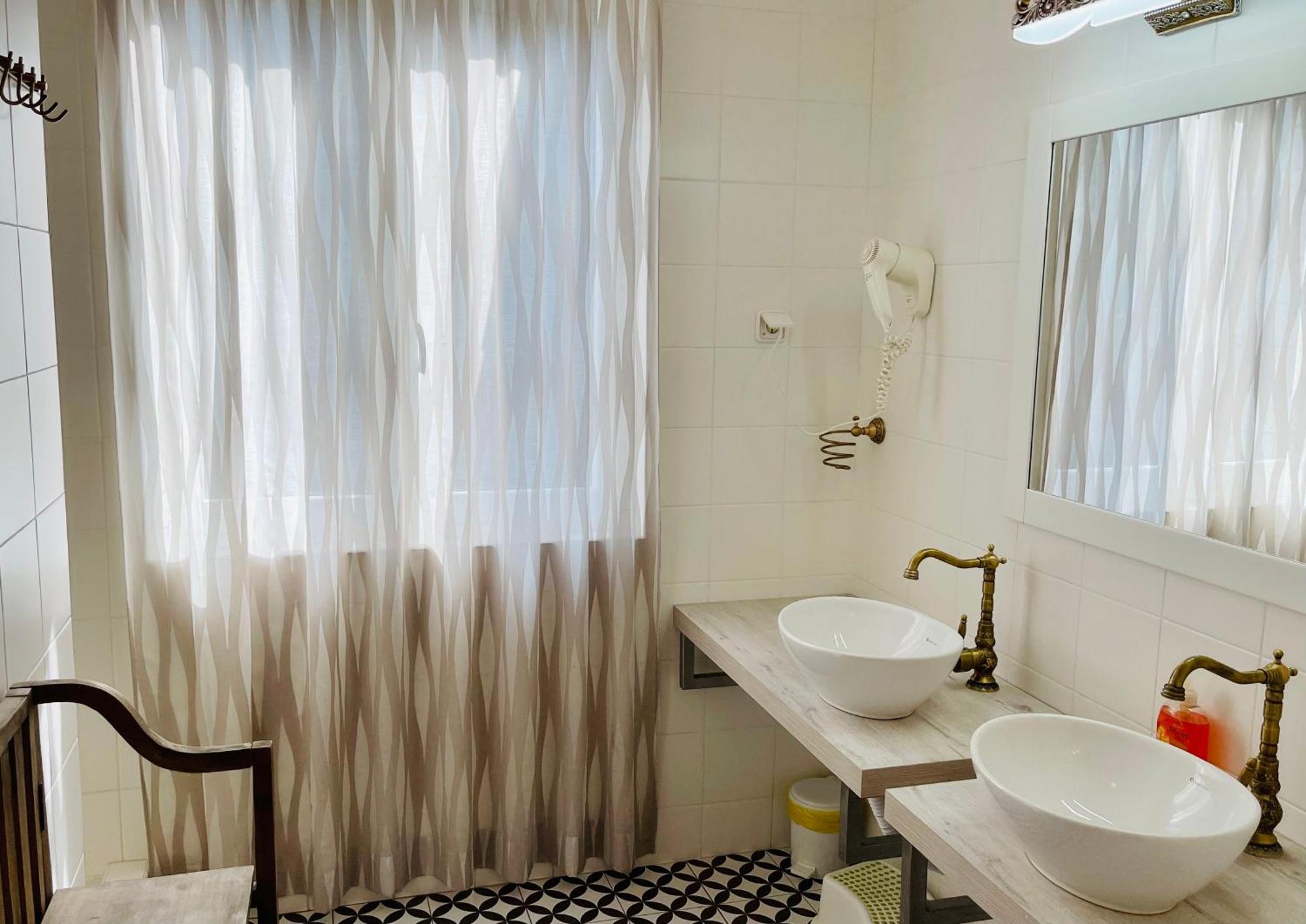 Penzion Kokorin Forest Villa Konradov Екстер'єр фото